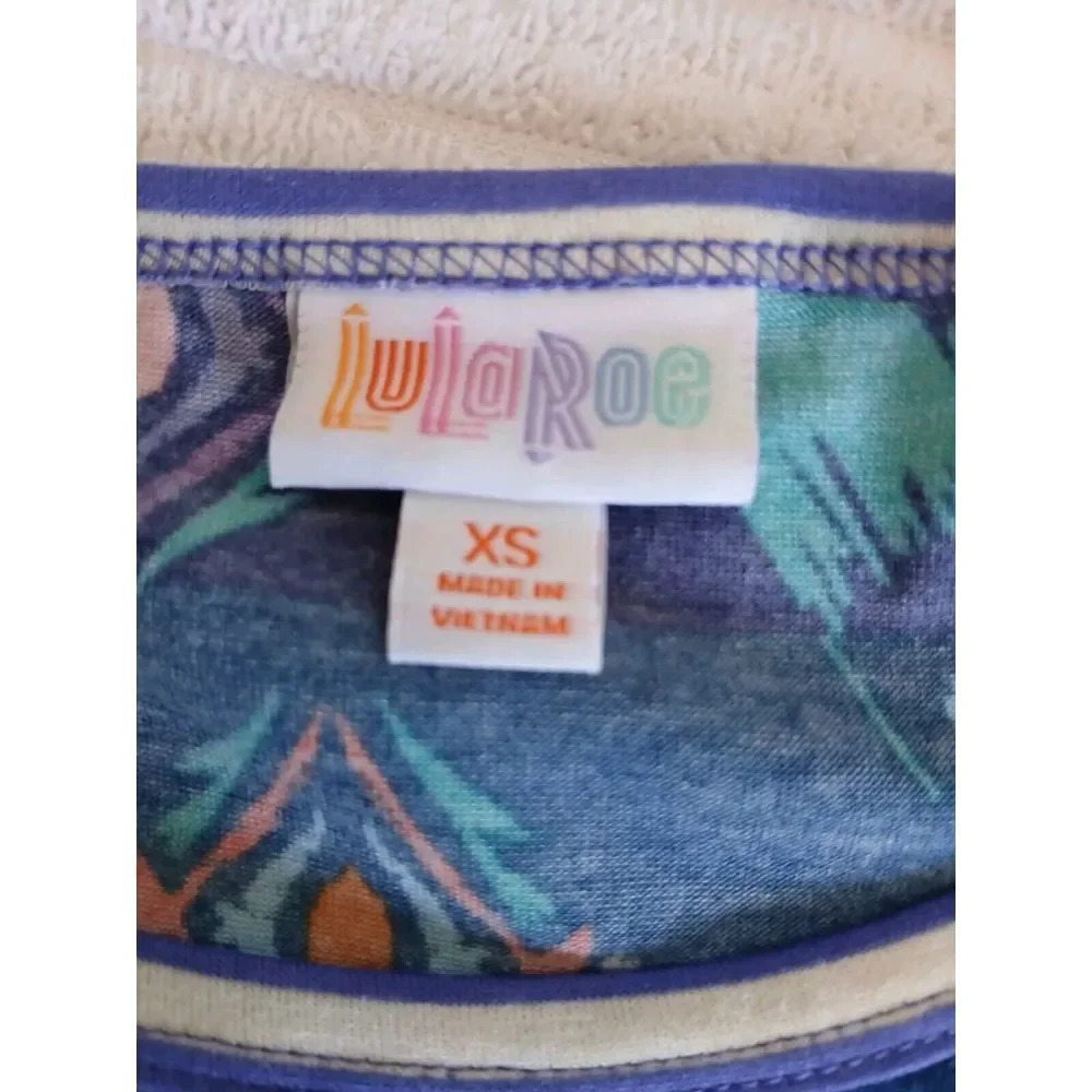 Lularoe Womens T-shirt Size XS Short Sleeve Round Neck Gray And Multicolor - Picture 13 of 15